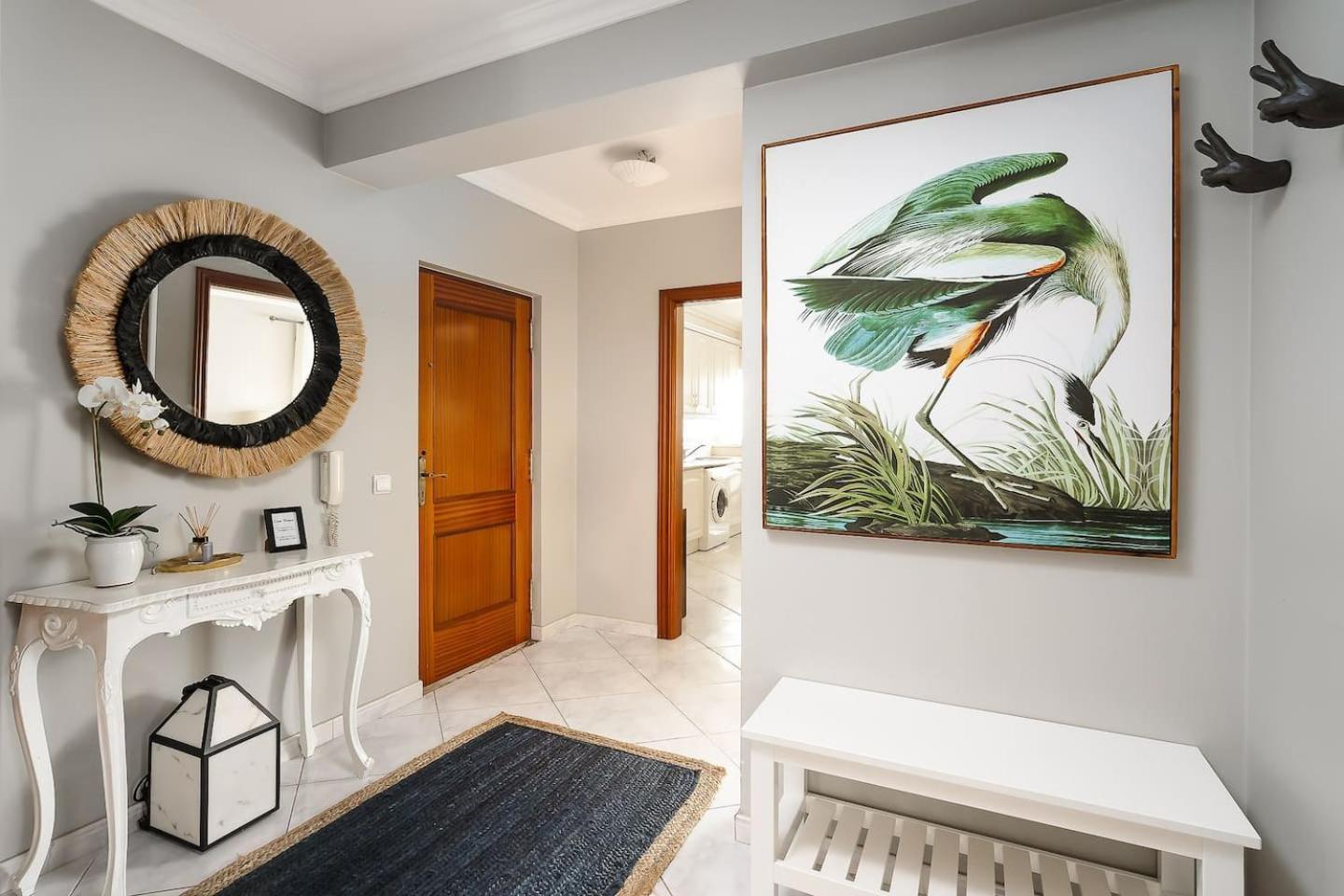 Spacious&Bright2Bedroom Apt Near Beaches,Sleeps 6 포티마오 외부 사진