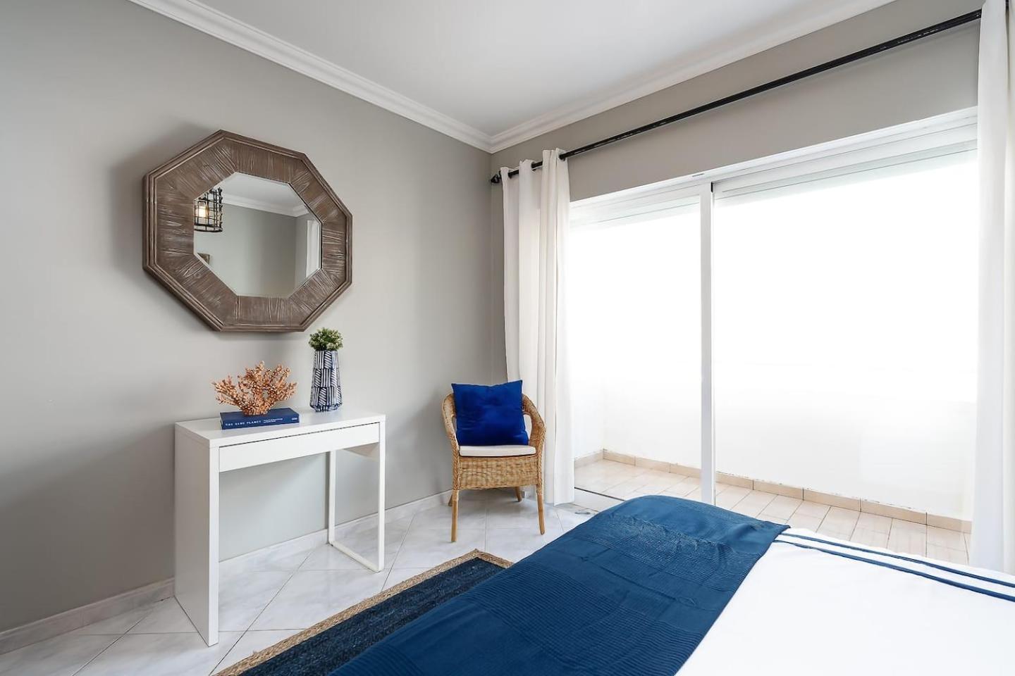 Spacious&Bright2Bedroom Apt Near Beaches,Sleeps 6 포티마오 외부 사진